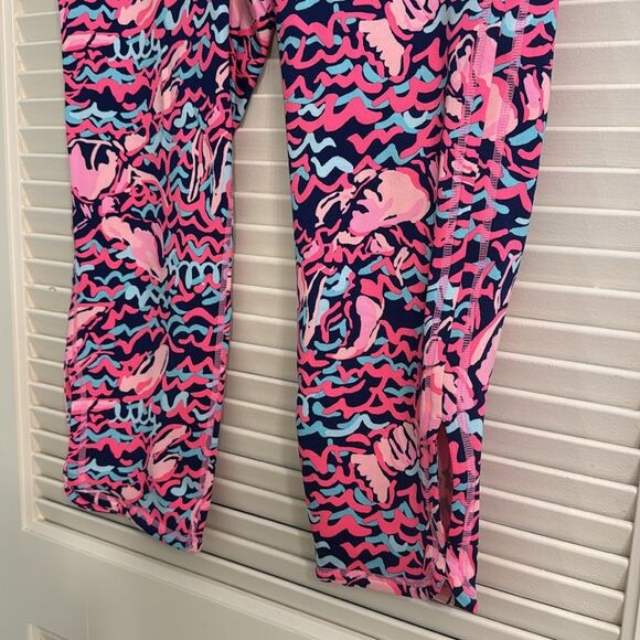 Lilly Pulitzer Luxletic Crop Lobstah Roll Pink Leggings Size Large - Picture 2 of 6